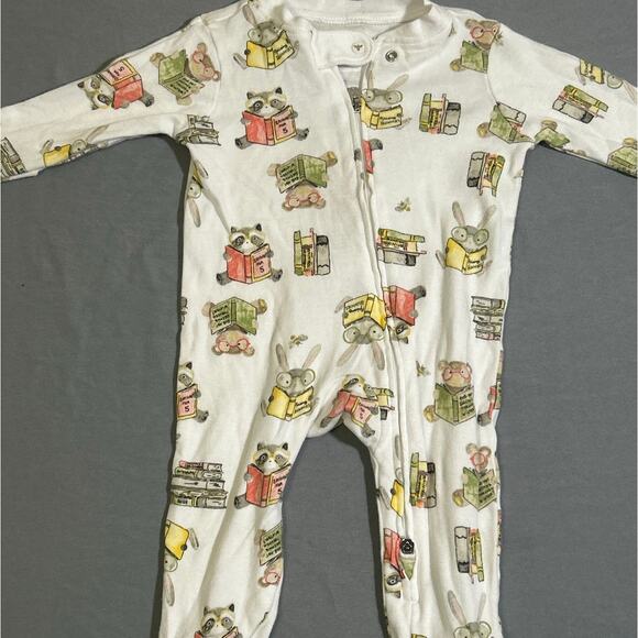 Burts Bees Baby 0-3M White Reading Animals Footed Pajamas - Picture 1 of 3